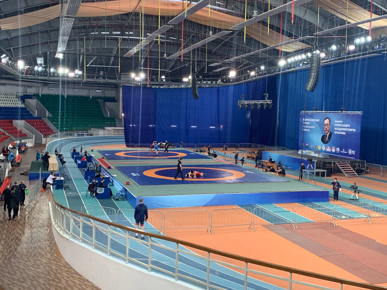 Всероссийский турнир по вольной борьбе памяти Александра Крылова стартовал в Якутске