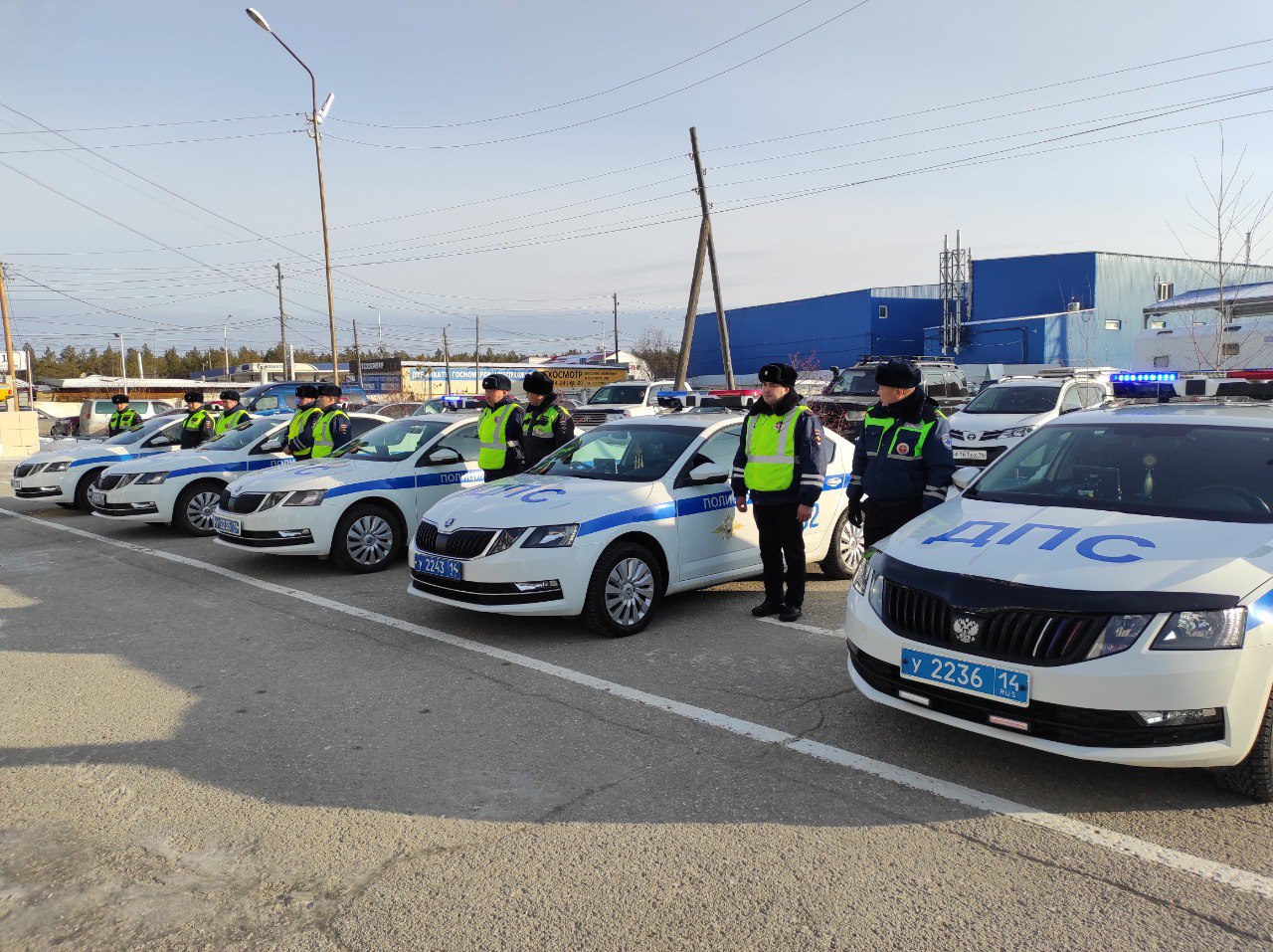Мобильные системы для фиксации нарушений ПДД установили на патрульных машинах в Якутии