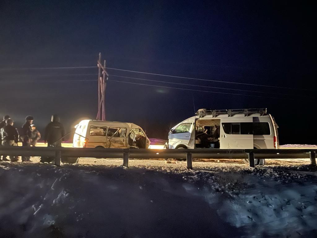 Четыре ребенка и шестеро взрослых пострадали при столкновении двух машин в Якутии