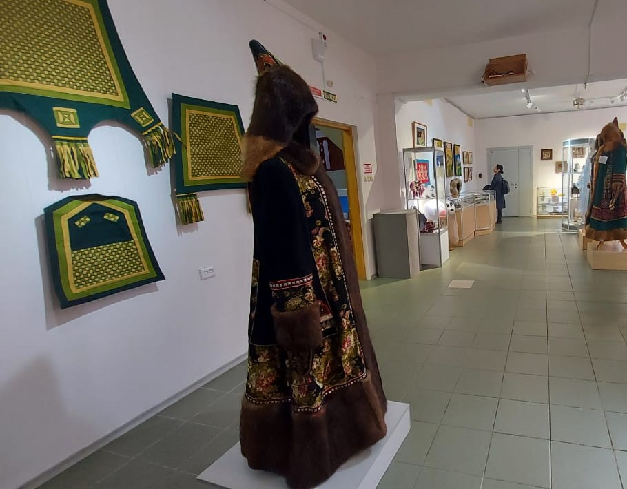 Комплект традиционной якутской одежды передают в дар Российскому этнографическому музею