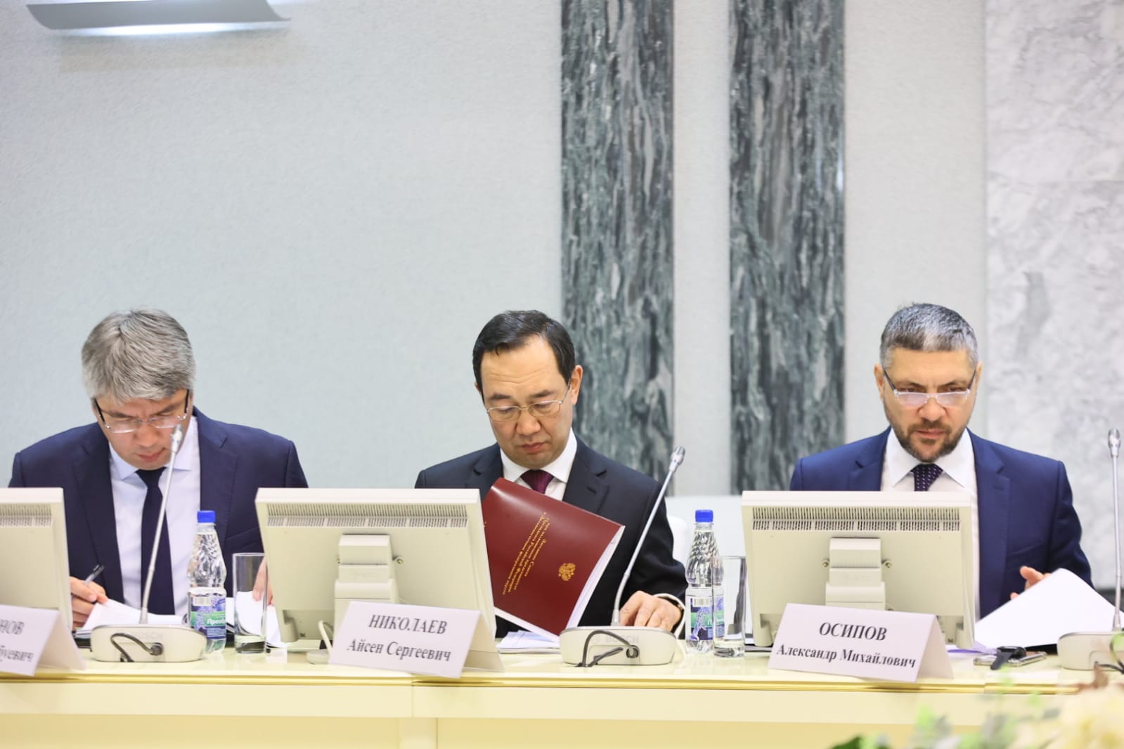 Глава Якутии принимает участие в заседании Совета ДФО