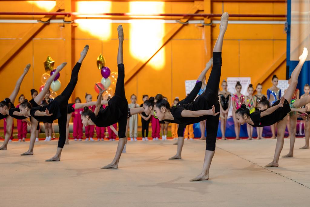 Свыше 200 гимнасток приняли участие в турнире CrystalGym в Якутске