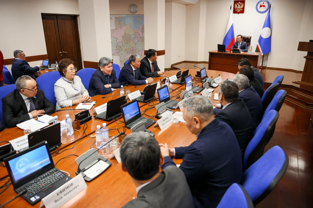 Глава Якутии обсудил с представителями парламентских фракций вопрос корректировки бюджета региона