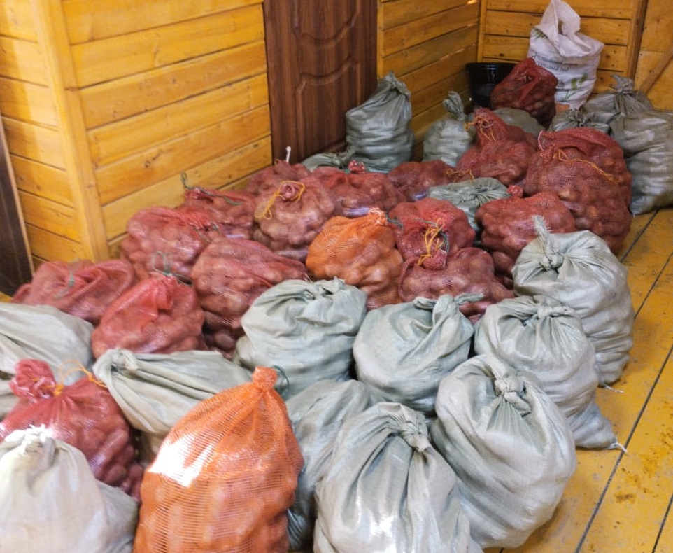Продуктовые наборы доставили более 30 семьям военнослужащих в якутском селе Сунтар