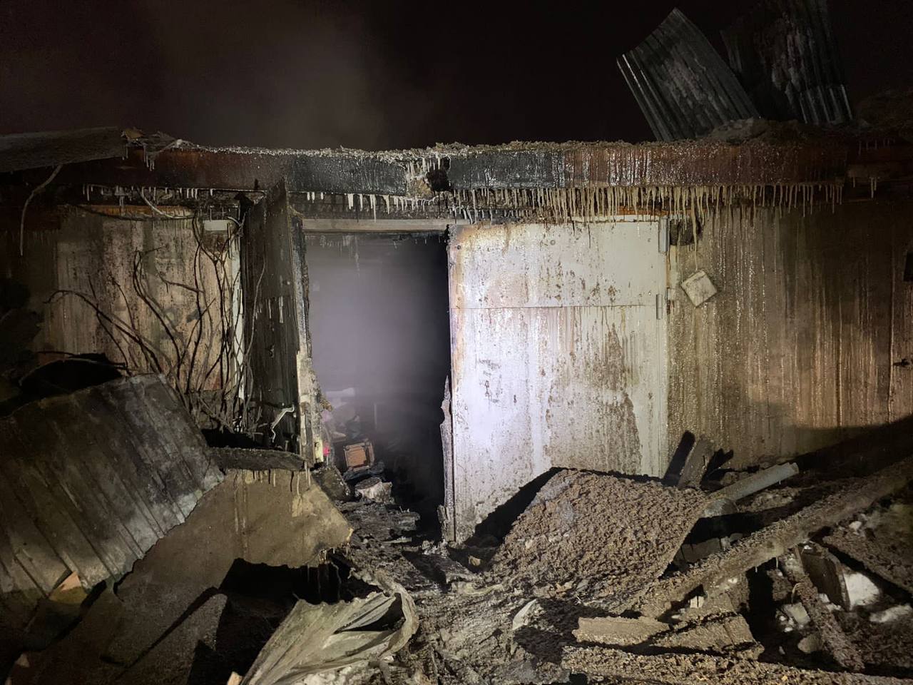 Тело погибшего мужчины обнаружили в сгоревшем гараже в Якутске