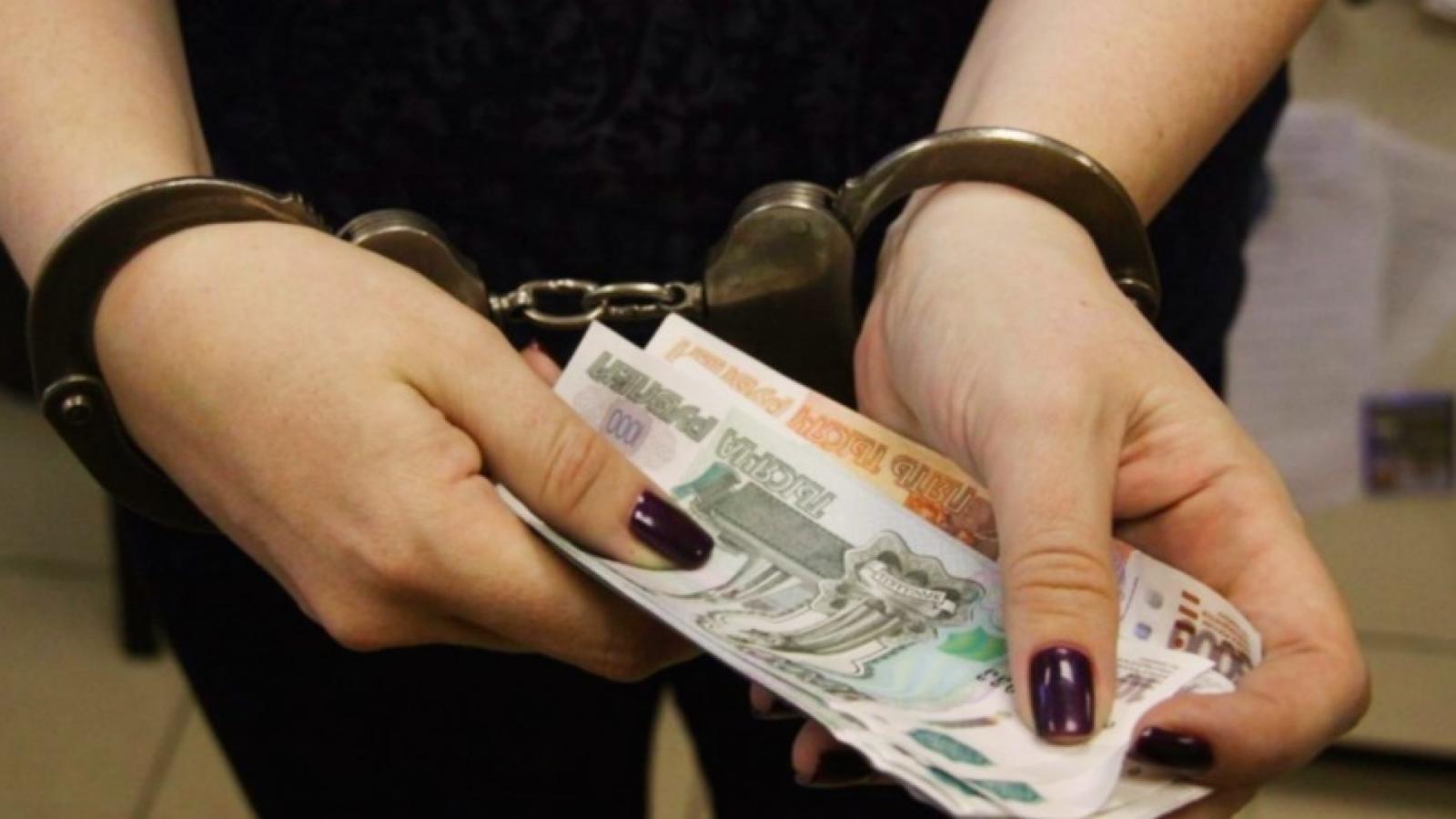 Бухгалтер, похитившая у предпринимателей свыше 2,6 млн рублей, предстанет перед судом в Якутске