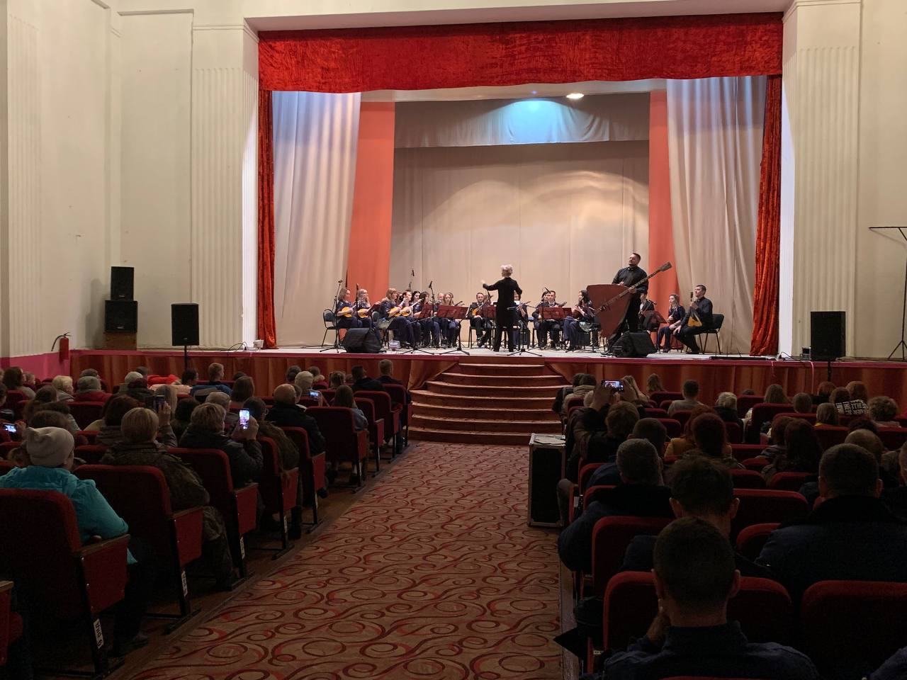 Концертный оркестр Якутии и ансамбль «БалАнс» дали концерт в воинской части в Амурской области