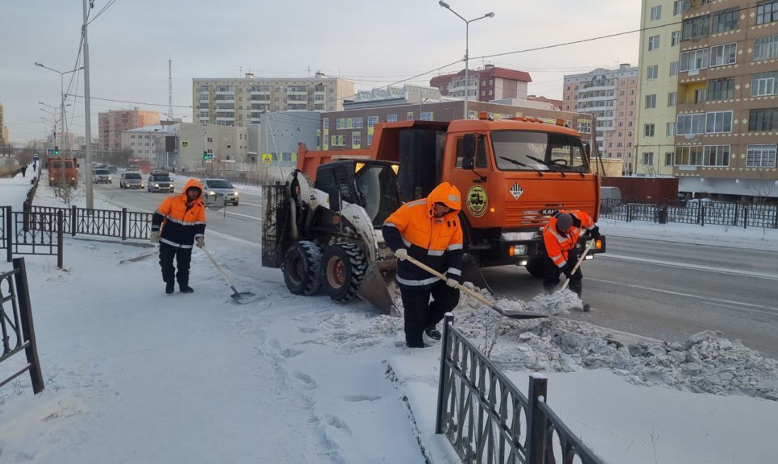 Свыше восьми тысяч кубометров снега убрали с улиц Якутска