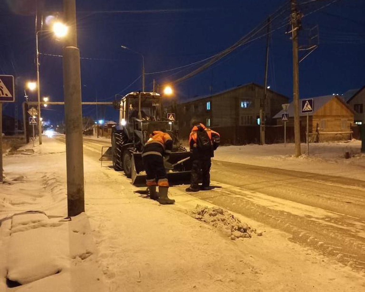Около 13 тыс кубометров снега убрали в Якутске за месяц