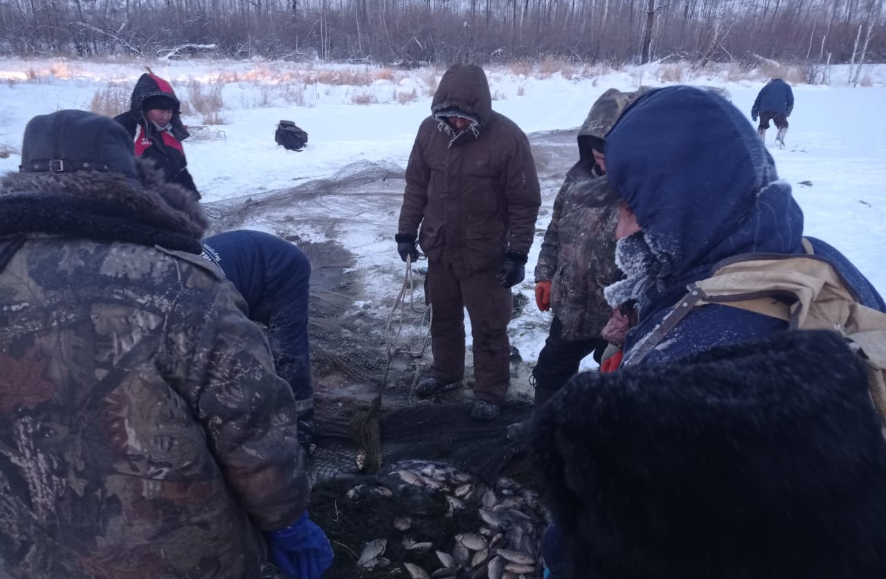 Жители села Маягас передали рыбу семьям военнослужащих в Якутии