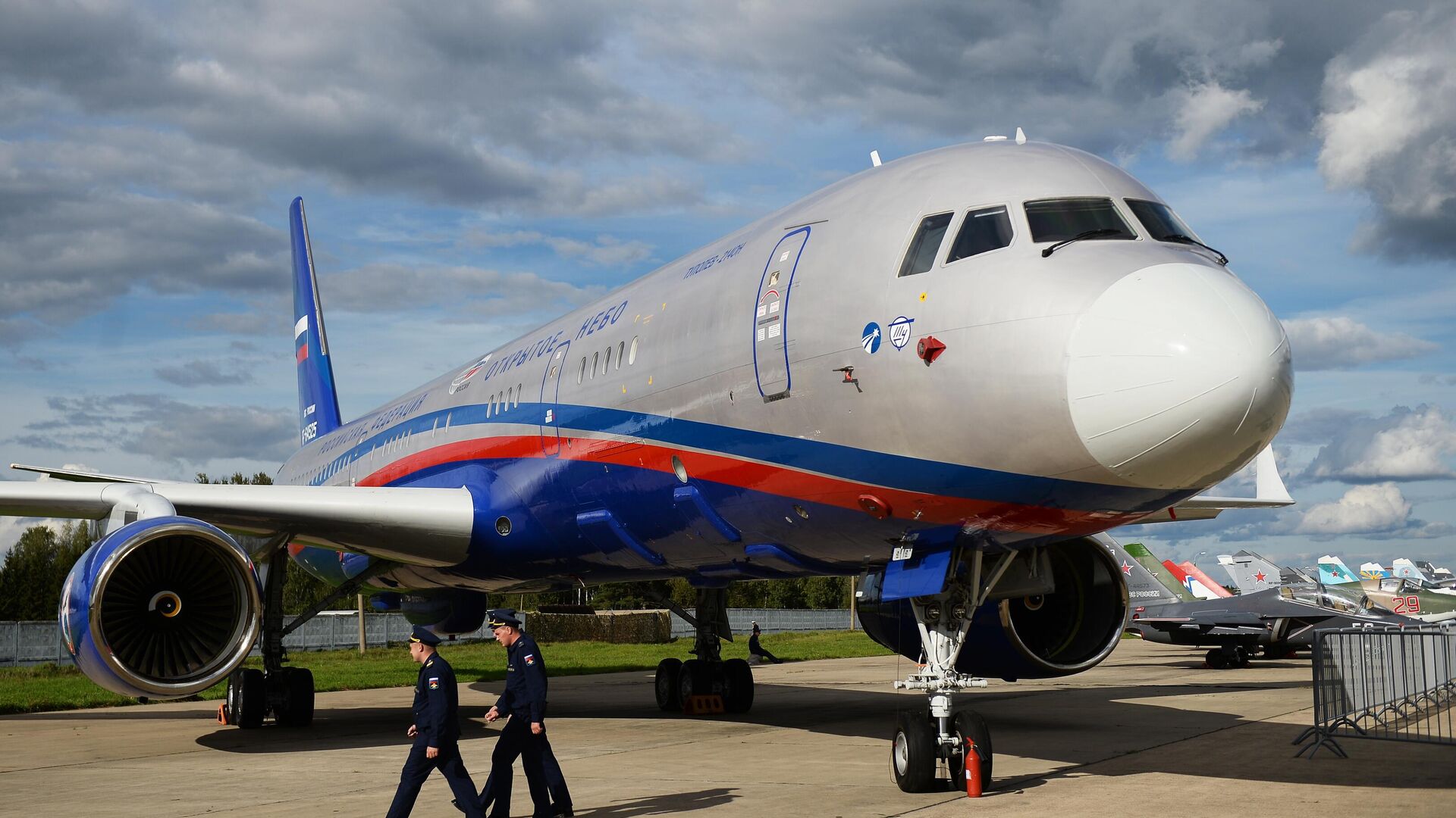 Первый самолет Ту-214 планируют поставить в 2023 году в России