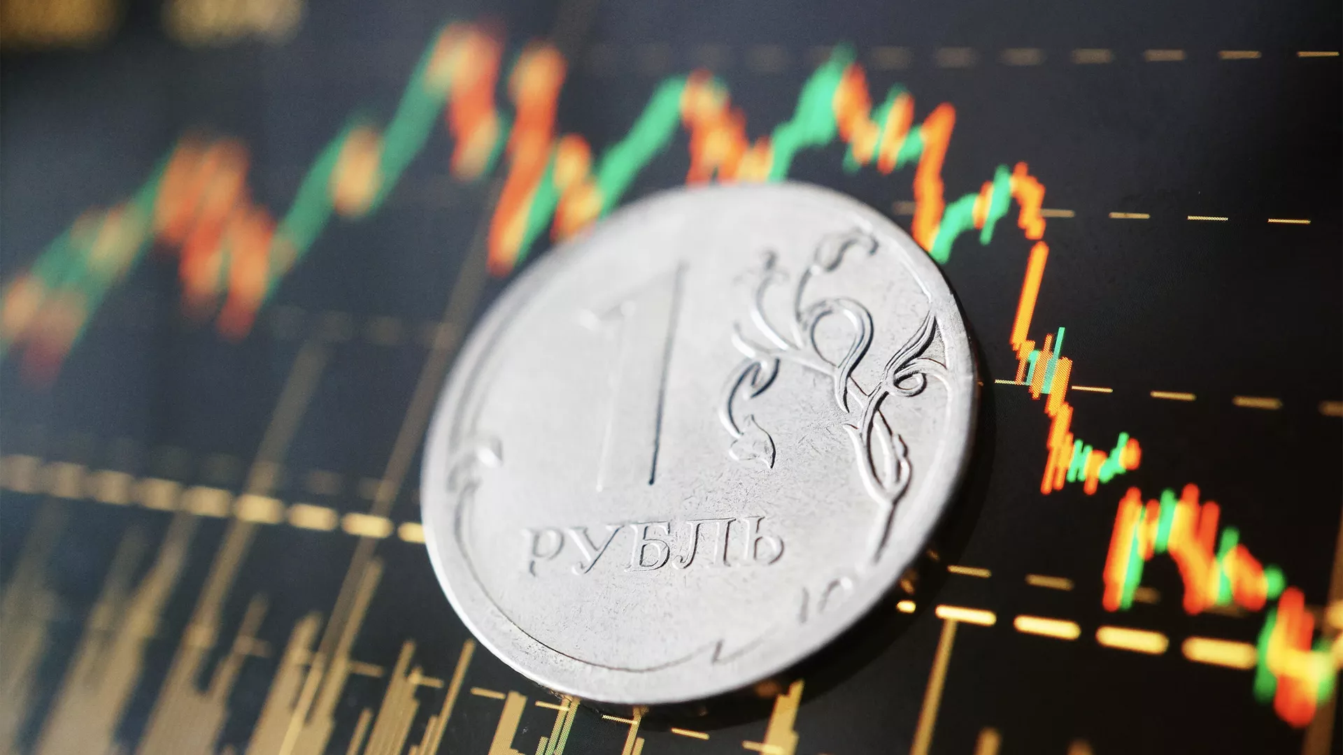 Годовая инфляция в России замедлилась в декабре до 12,35%