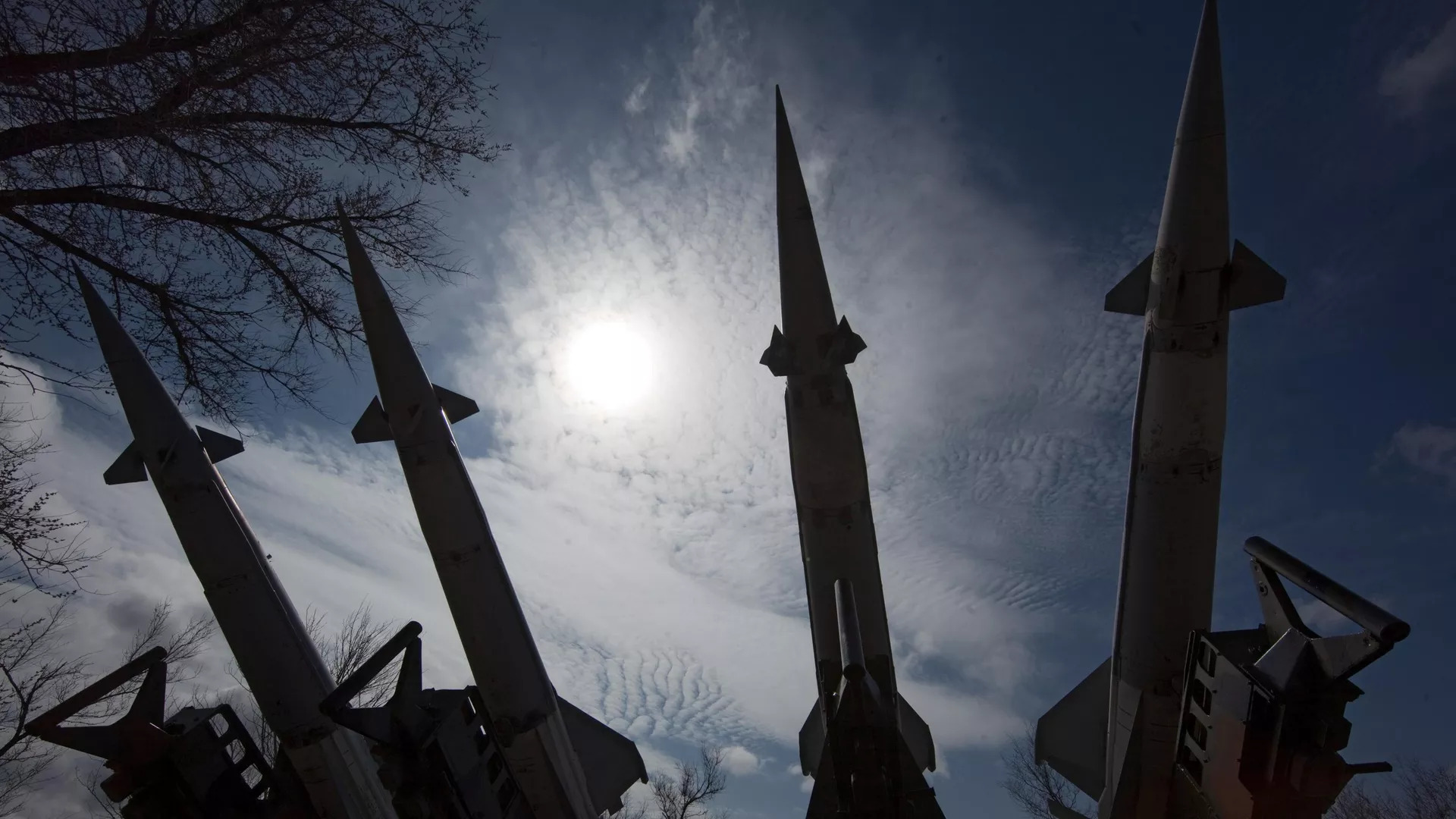 Средства ПВО сбили украинский беспилотник при подлете к военному аэродрому «Энгельс» в РФ
