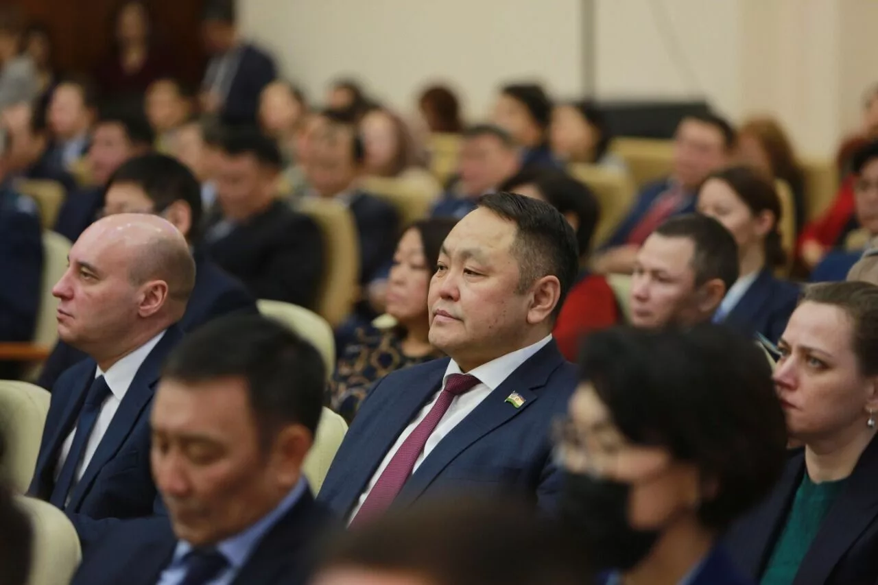 Альберт Семенов: Глава Якутии уделяет внимание всем сферам жизнедеятельности региона