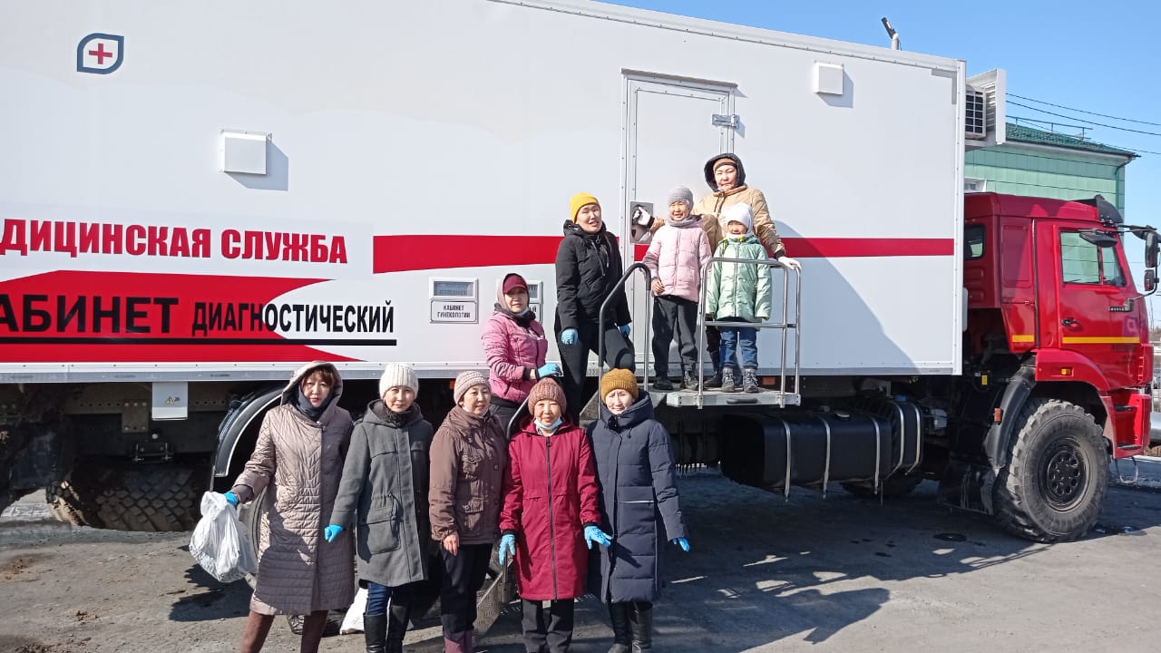 Свыше 700 жителей Верхоянского района Якутии прошли медосмотр в передвижном комплексе