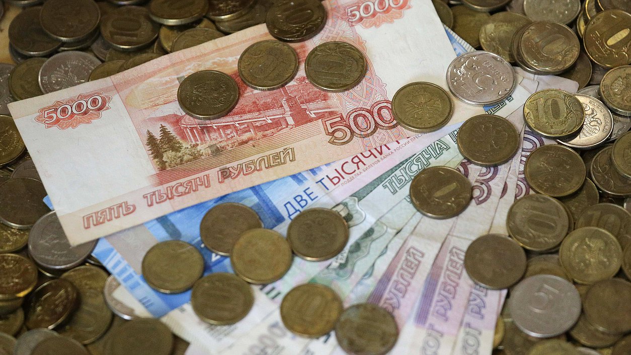 Почти 1,5 трлн рублей выделили в РФ на предоставление пенсий и социальных выплат