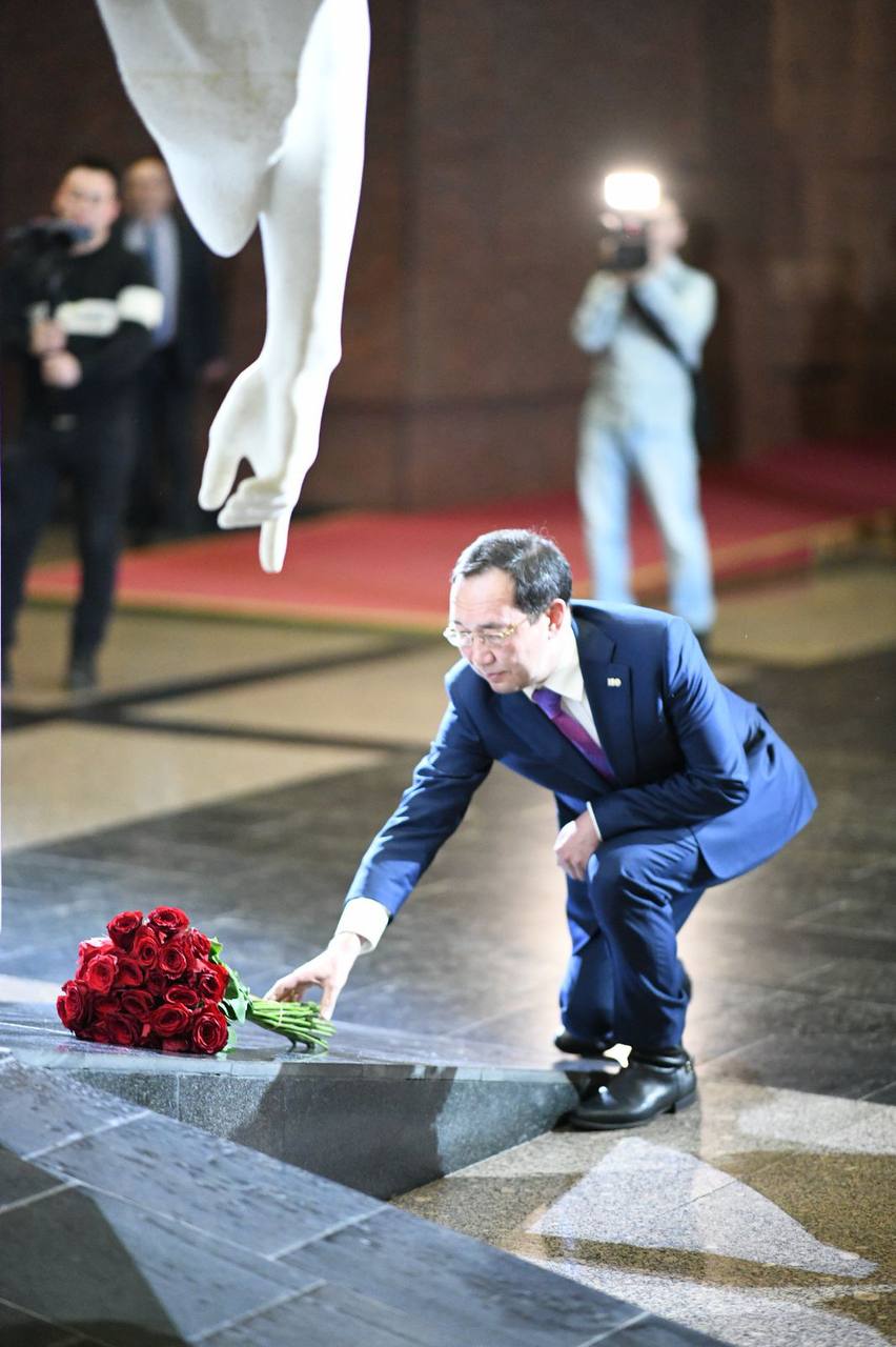 Айсен Николаев принял участие в патриотической акции  «Поклон героям всех времен» в Москве