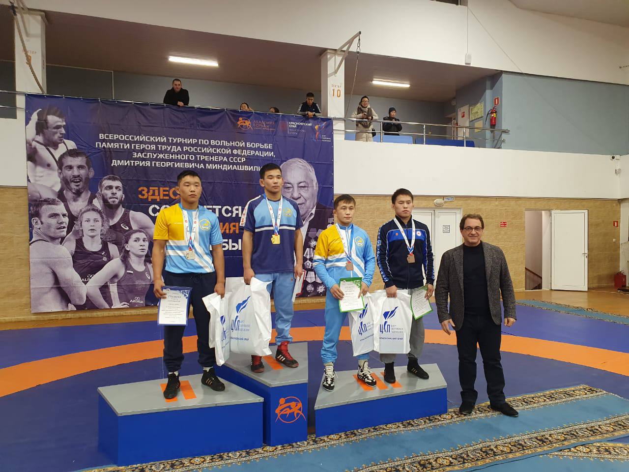 Якутские борцы завоевали пять медалей в турнирах в Красноярске и Хасавюрте