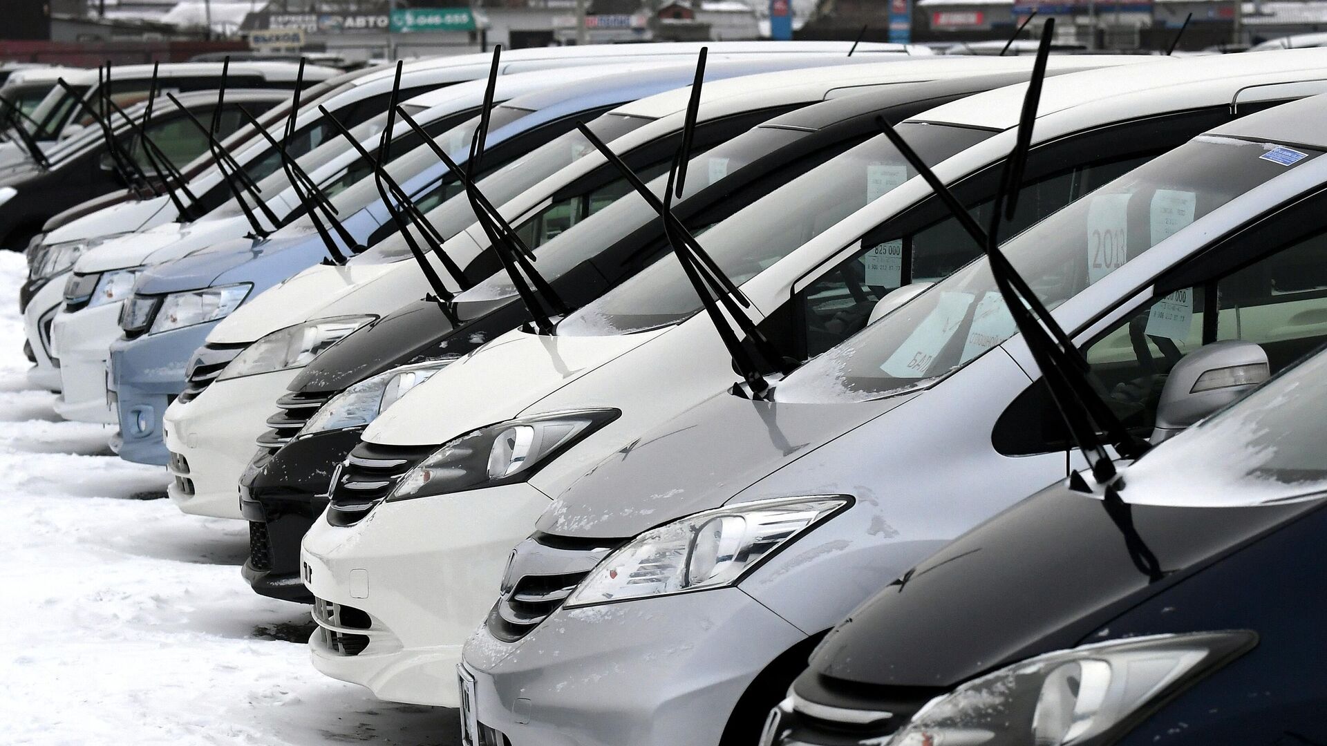 Ввоз подержанных авто в Россию вырос на 72% в 2022 году