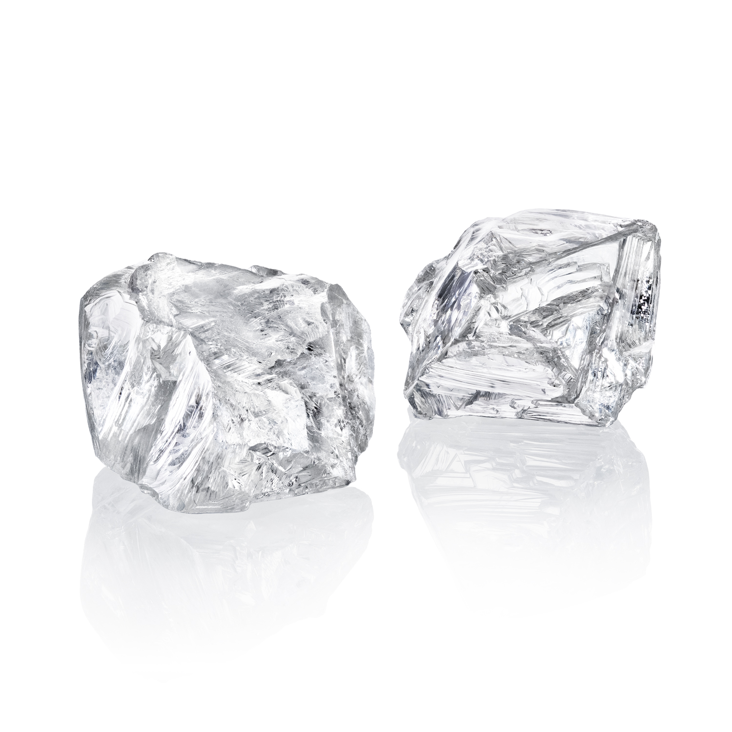 Два крупных высококачественных алмаза добыли на трубке Удачная в Якутии