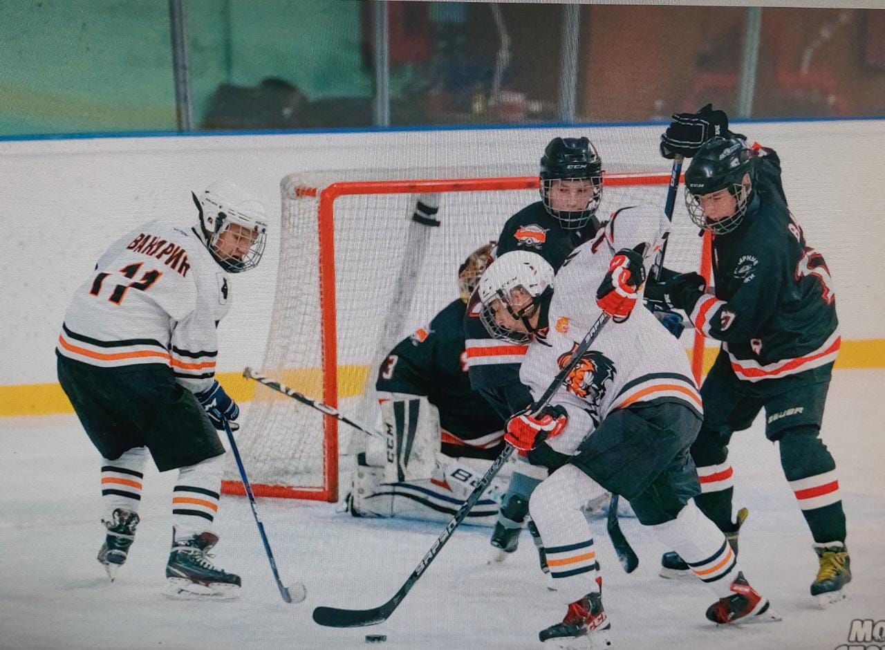 Юные якутяне продолжают участие в первенстве ДФО по хоккею