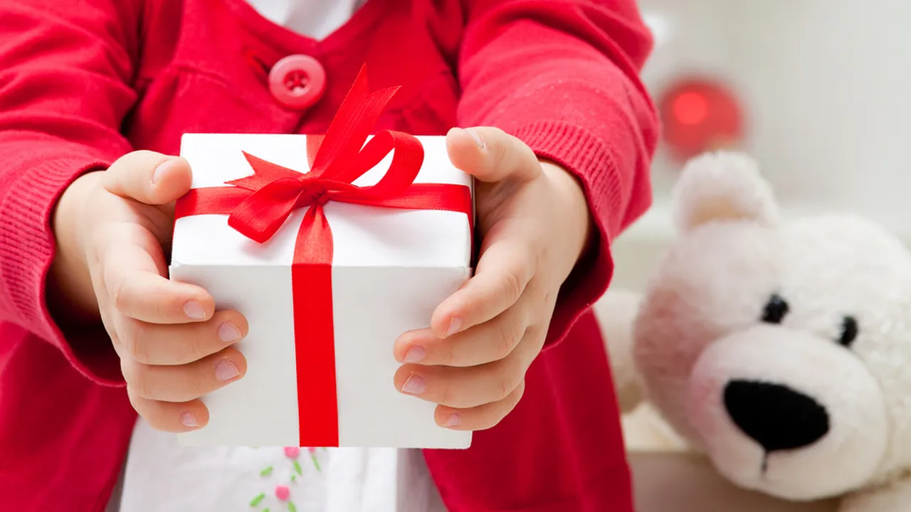Свыше 300 новогодних подарков передали детям из семей мобилизованных в Якутии