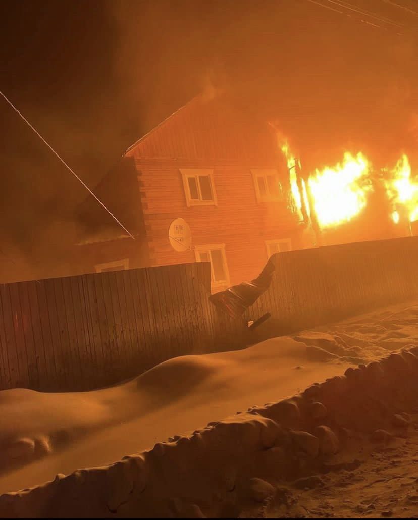 Мужчина пострадал при пожаре в частном доме в Якутске