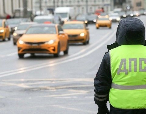 Минтранс начнет регулировать работу агрегаторов такси в Якутии