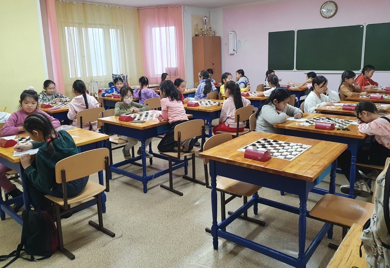 266 юных шашистов приняли участие в первенстве Якутии
