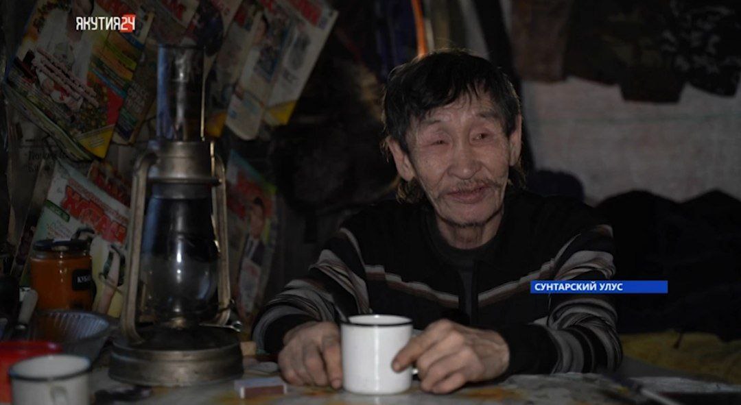 Вдали от людей: 65-летний мужчина живет один в лесу в Сунтарском районе Якутии