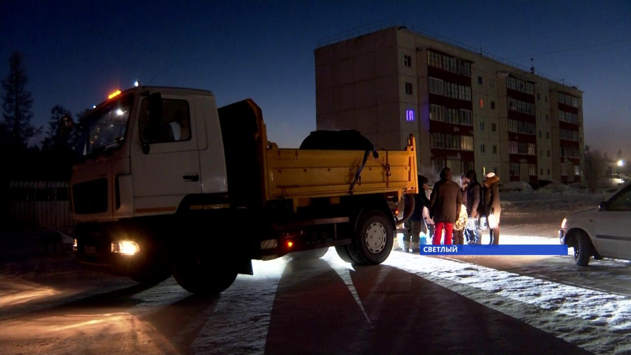 Последствия крупной аварии ликвидируют в якутском поселке Светлый
