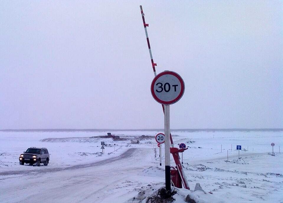 Грузоподъемность на переправе через Лену в Якутии планируют повысить до 30 тонн на следующей неделе