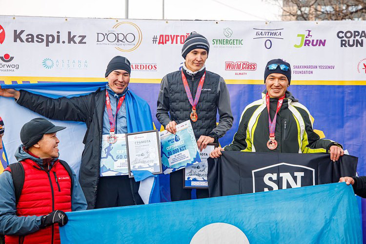 Якутянин Константин Драгунов завоевал серебро на забеге «Winter Run 2023» в Алматы