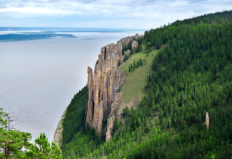 Объединение природных парков Синяя и Ленские столбы обсудили в Минэкологии Якутии