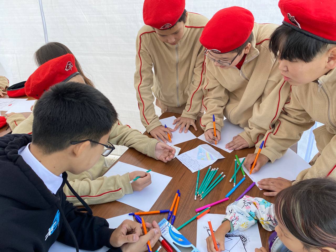 Более пяти тысяч писем написали дети из Якутии участникам СВО