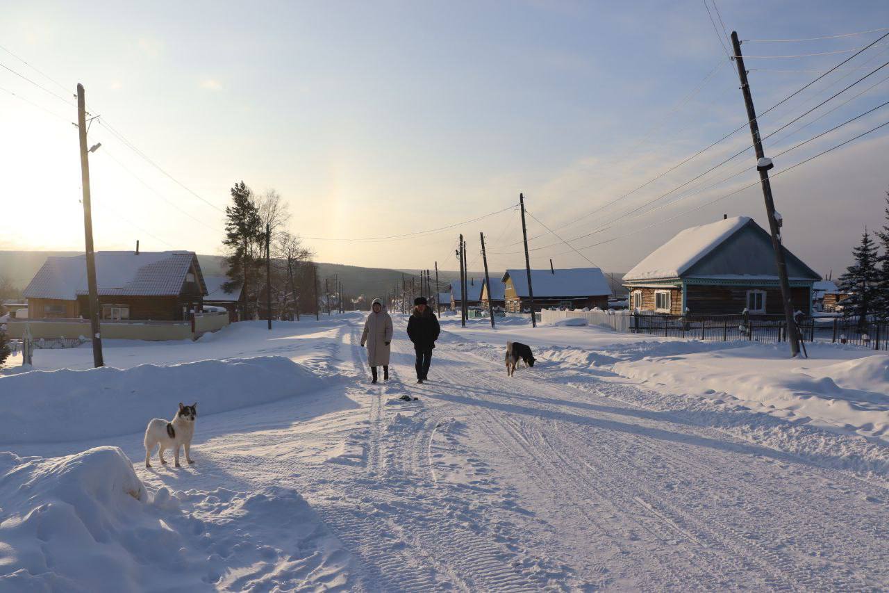Группа правительства отчиталась перед населением села Беченча Ленского района Якутии