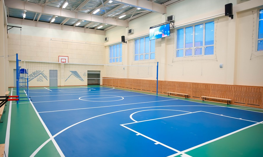 Спортивные залы шести школ обновят в Якутии