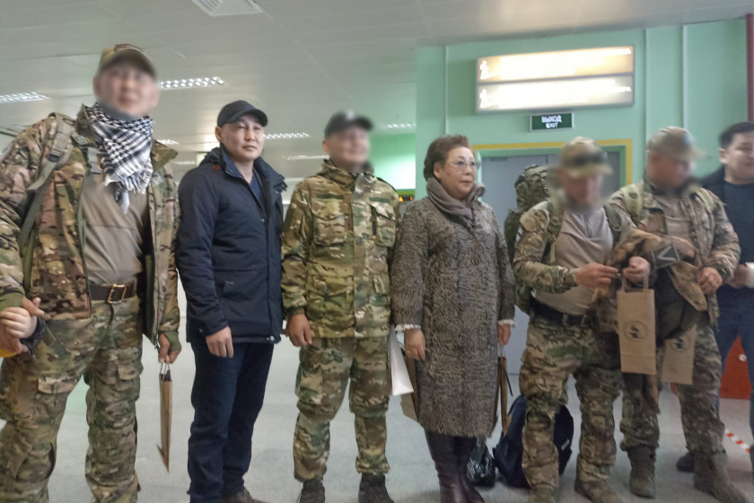 Четырех бойцов СВО встретили в аэропорту Якутска