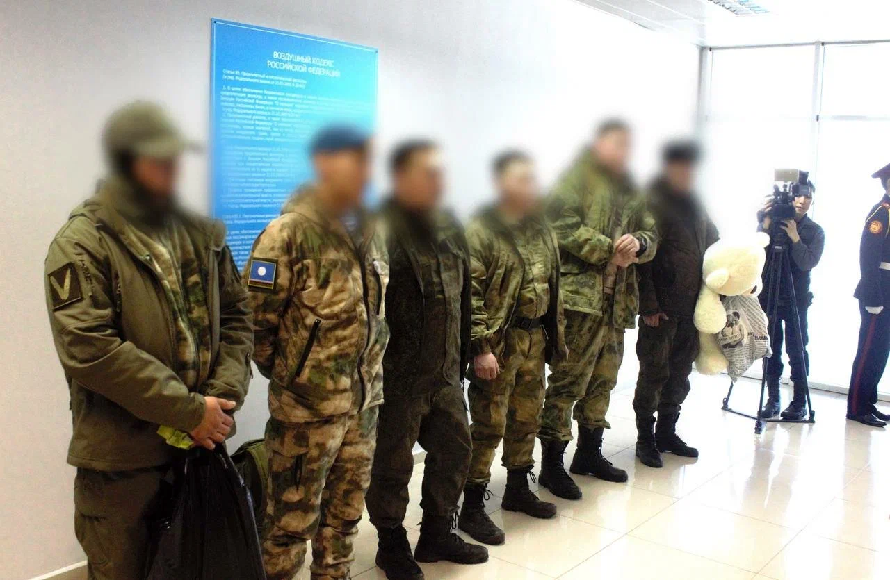Участников СВО встретили в аэропорту столицы Якутии