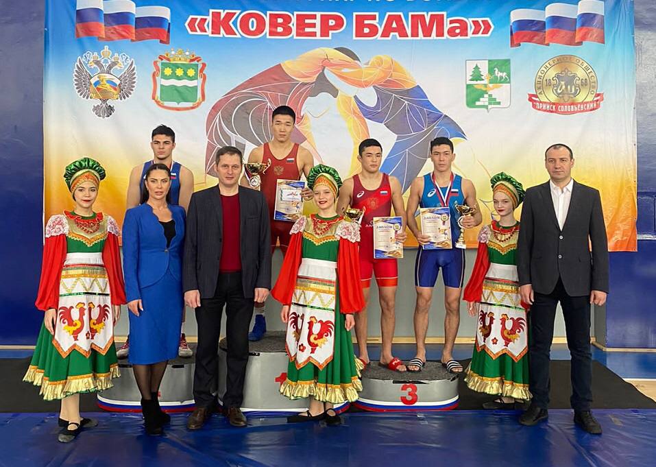 Шесть золотых медалей завоевала якутская сборная на всероссийском турнире по вольной борьбе