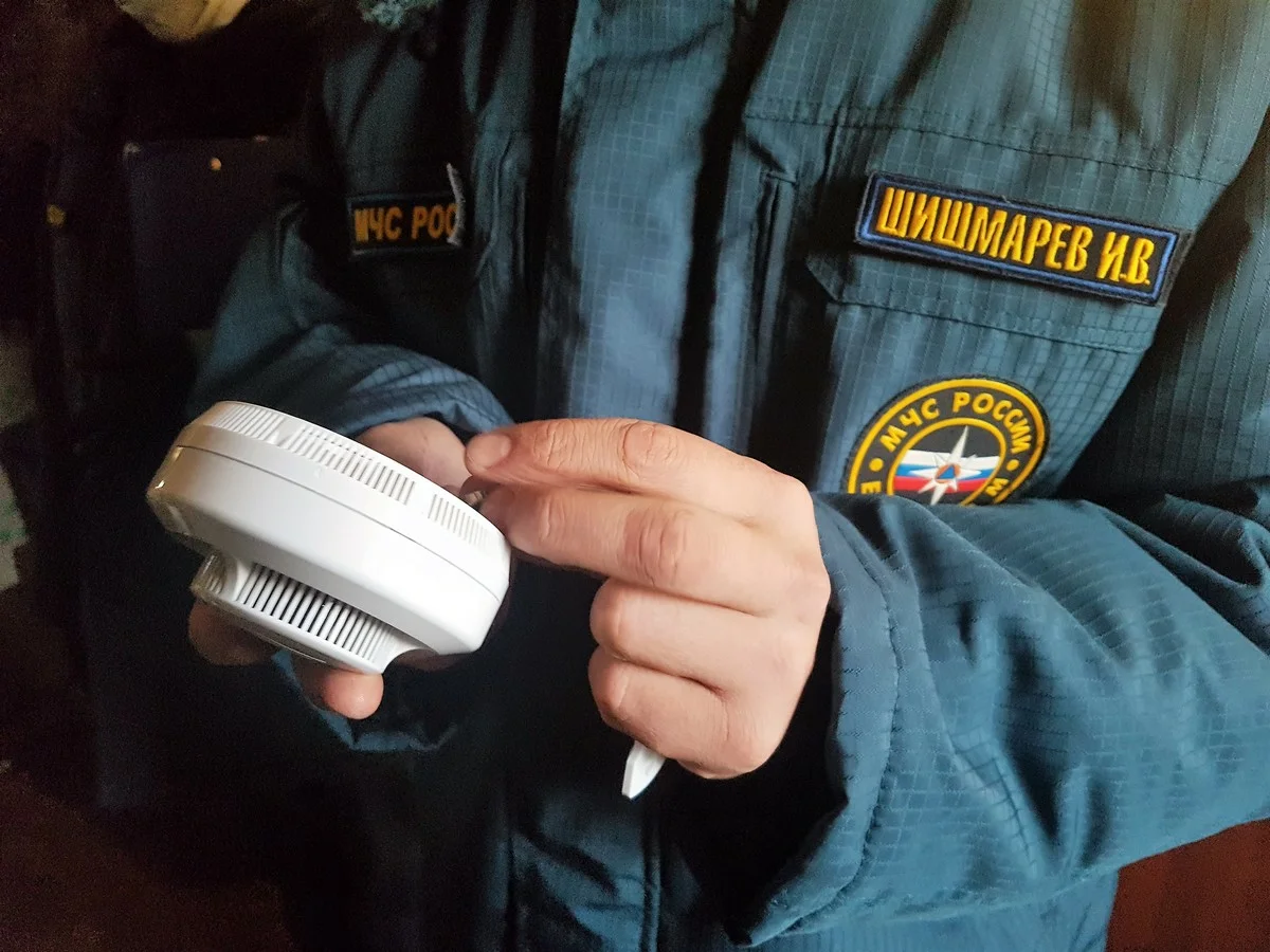 Свыше двух тысяч жителей Якутии установили в домах пожарные извещатели