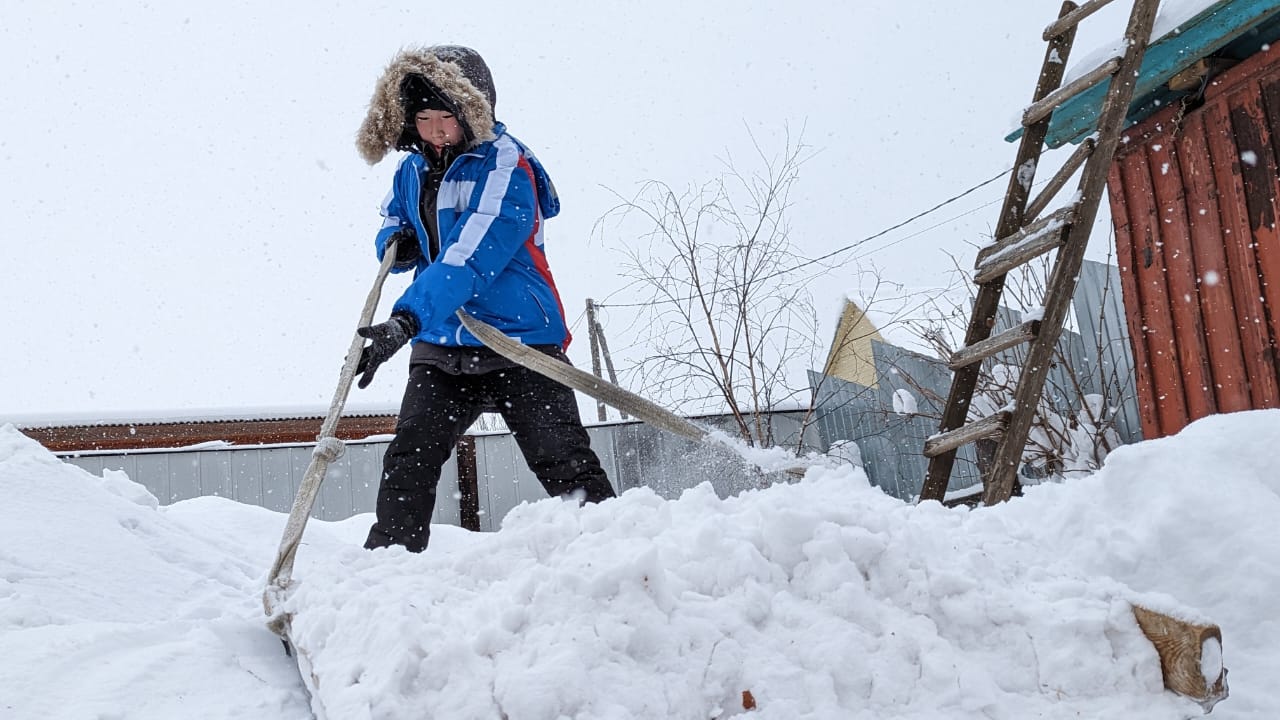 «Снежный десант» помогает семьям военнослужащих в Якутске