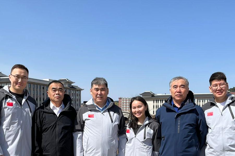 Ректор СВФУ посетил строящийся кампус российско-китайского университета