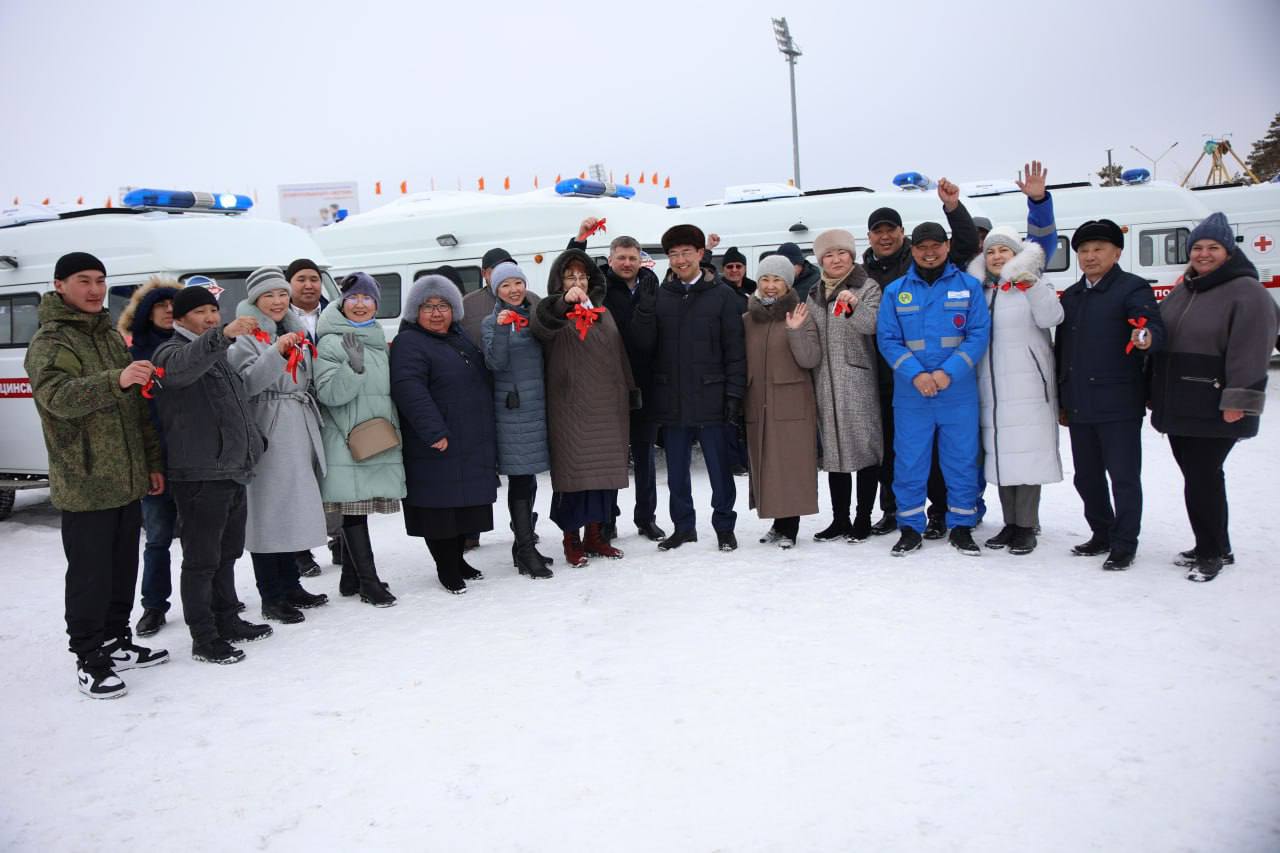 Более 20 больниц Якутии получили ключи от новых машин