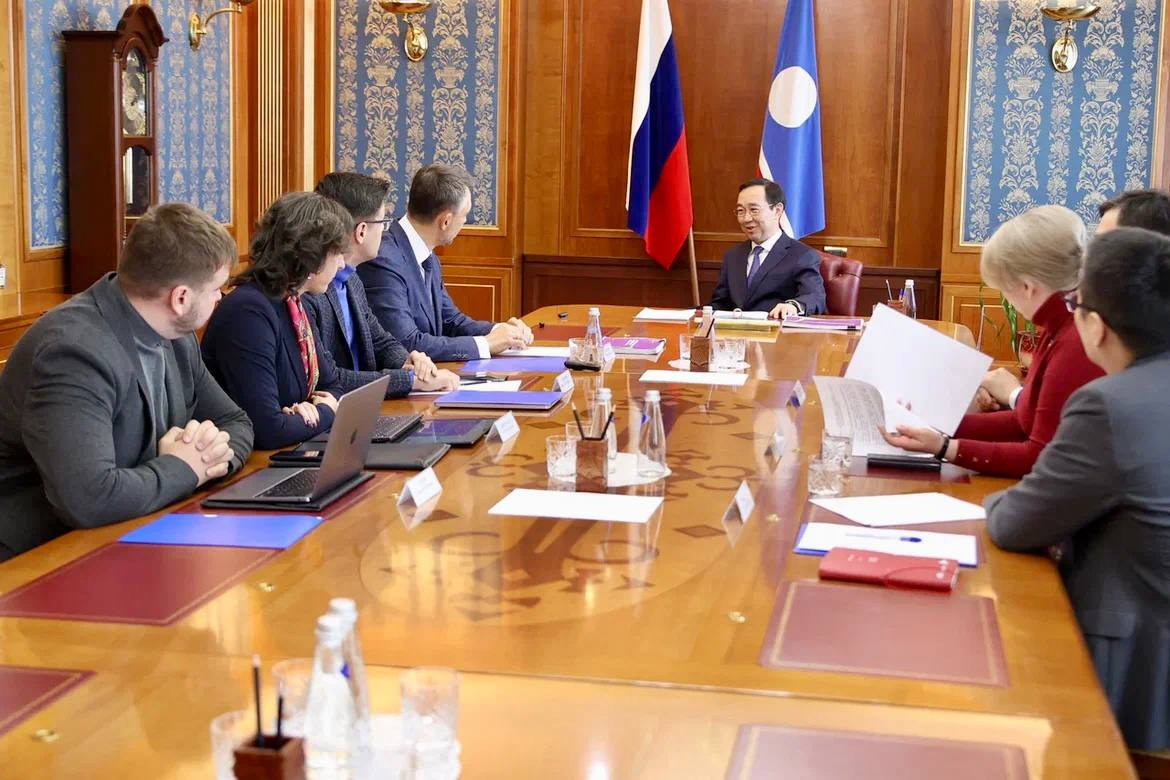 Глава Якутии и замруководителя Росмолодежи обсудили успешные практики региона в сфере молодежной политики