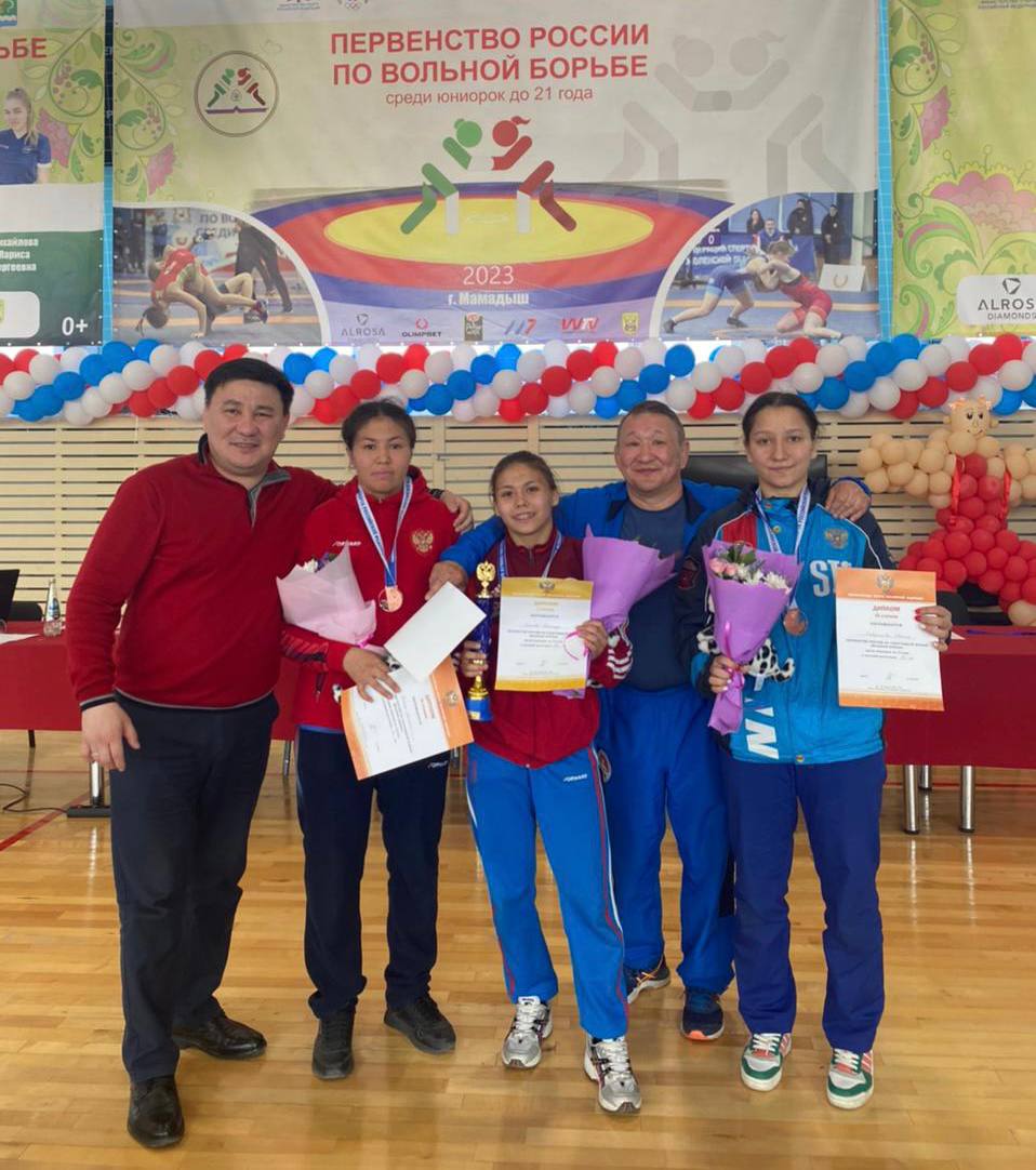 Якутские спортсменки выиграли три медали первенства России по вольной борьбе