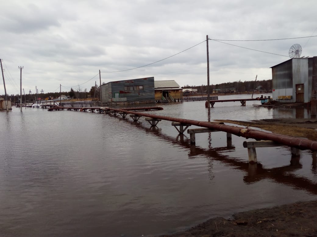Уровень воды в селе Ерт Горного района Якутии продолжает подниматься