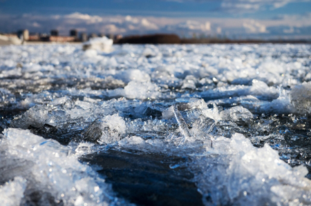 Подвижки льда на реке Лене наблюдаются в районе Усть-Кута Иркутской области