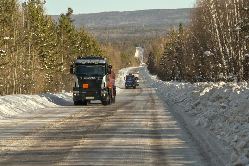 План завоза грузов по автозимникам перевыполнили в Якутии