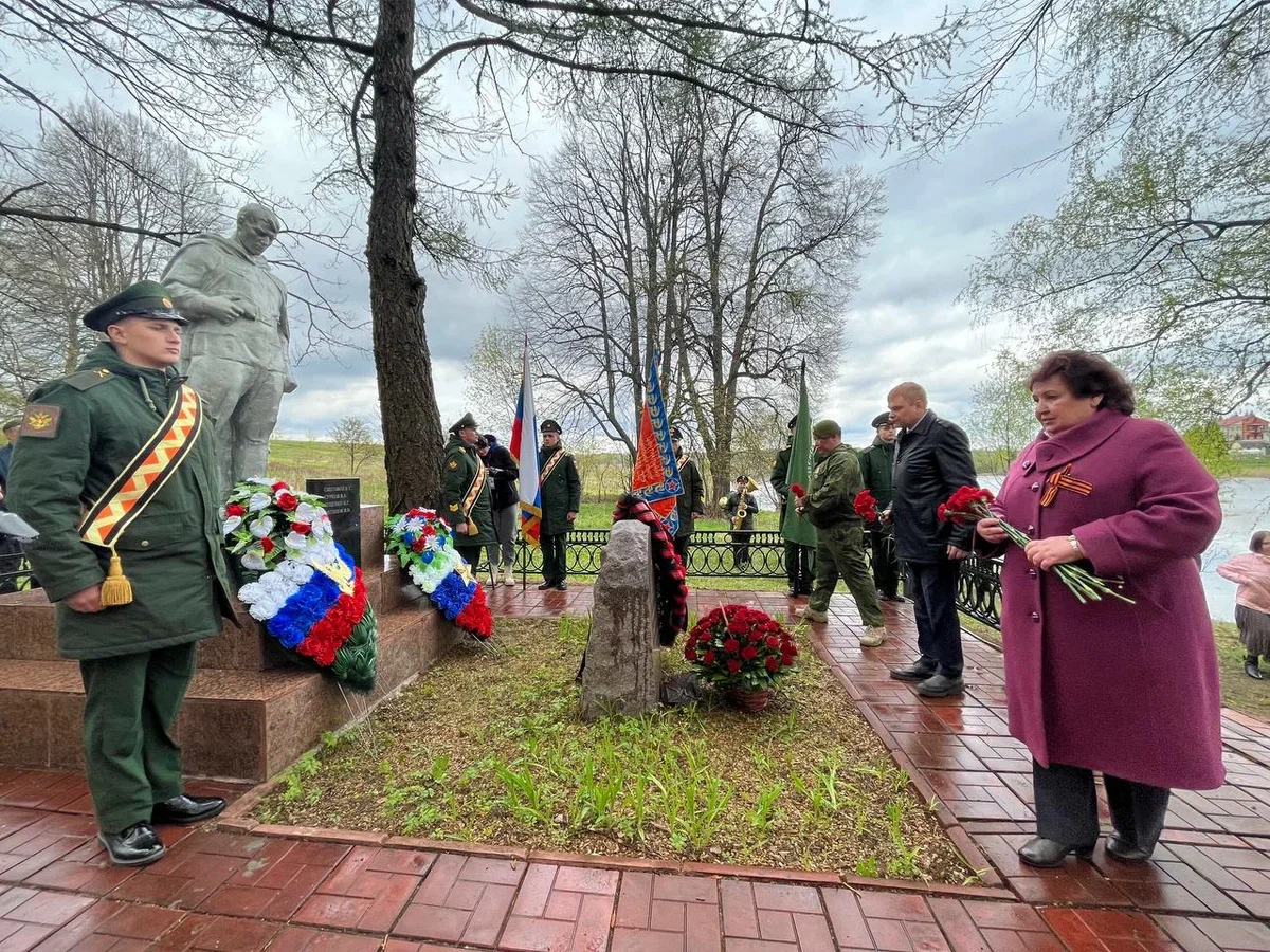 Память воинов-якутян почтили в канун Дня Победы в подмосковной деревне Ельня